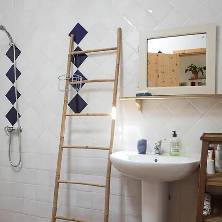 Casa Milita טאווירה